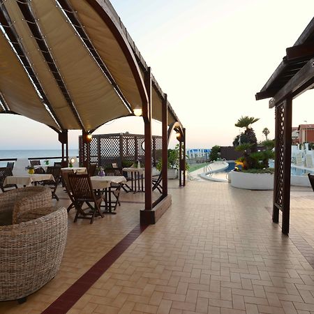 Hotel Cavalluccio Marino Santa Marinella Exteriör bild