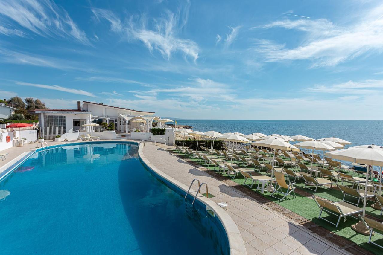 Hotel Cavalluccio Marino Santa Marinella Exteriör bild