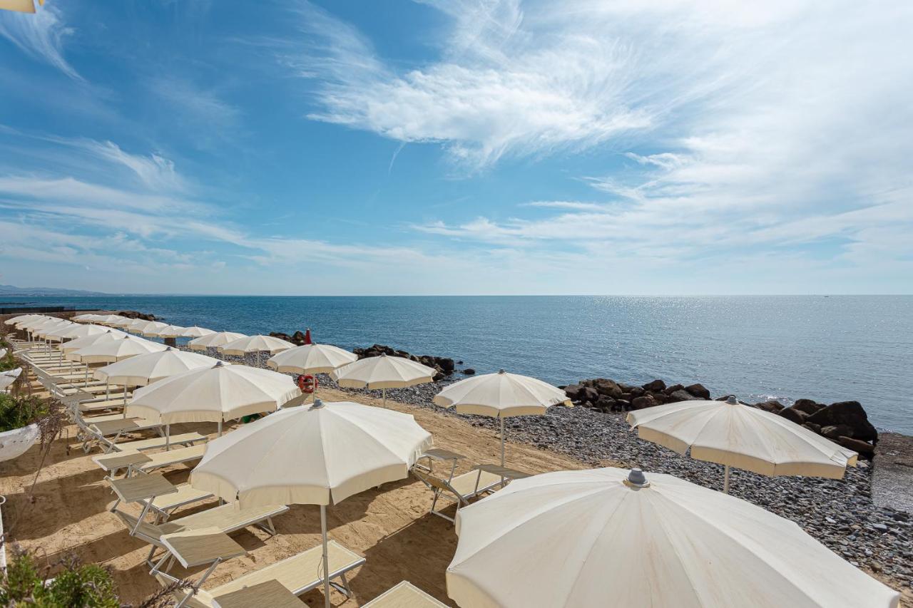 Hotel Cavalluccio Marino Santa Marinella Exteriör bild