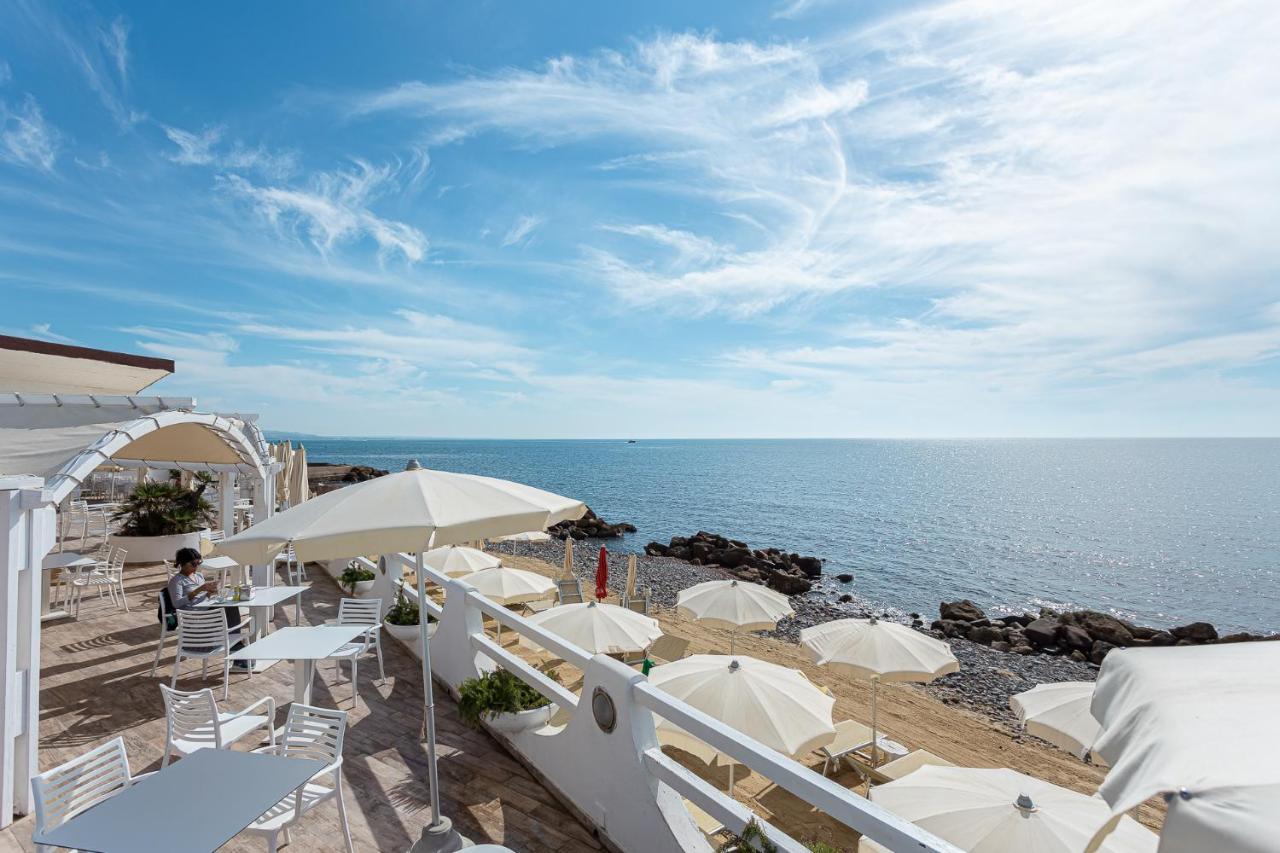 Hotel Cavalluccio Marino Santa Marinella Exteriör bild