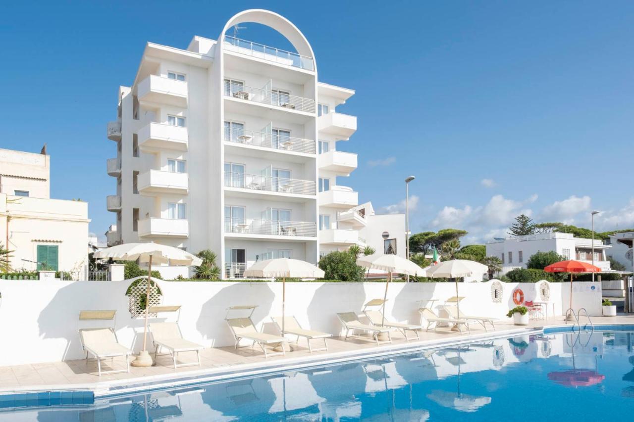 Hotel Cavalluccio Marino Santa Marinella Exteriör bild